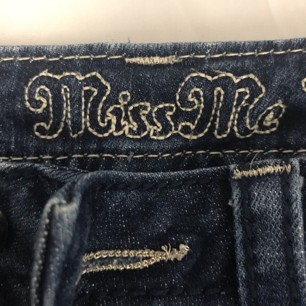 Miss Me Distressed Bling Capri Size 28 - Picture 5 of 8